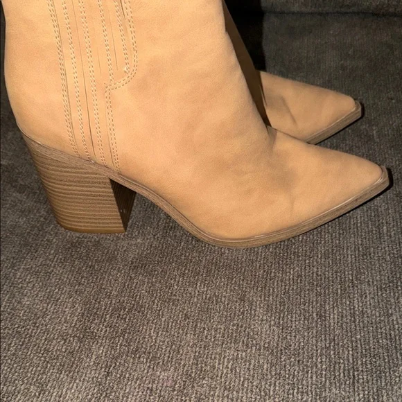 Universal Thread Tan Block Heel Ankle Boots - Women - Picture 3 of 5